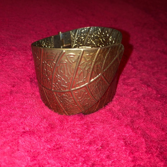 Cuff - Picture 2 of 2